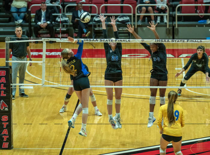 Hamilton Southeastern Castle Illinois girls volleyball 11-4-23 Julie L Brown 24032